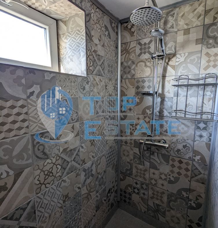 Ремонтирана и обзаведена къща с гараж в село Климентово - 0