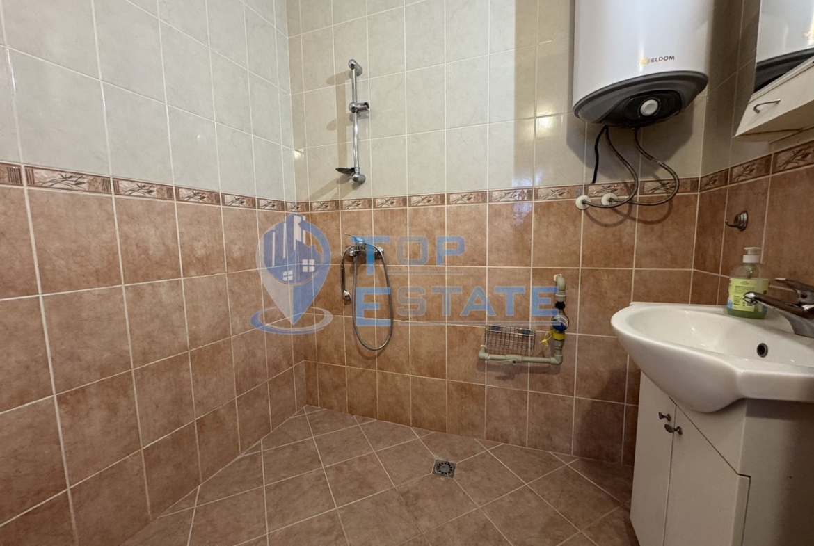 Обзаведен многостаен апартамент под наем в центъра на град Велико Търново - 0