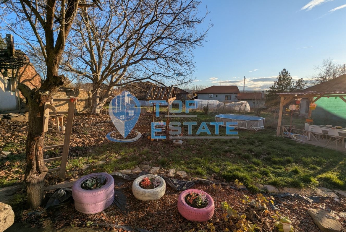 Ремонтирана къща с кладенец в село Поликраище, област Велико Търново - 0