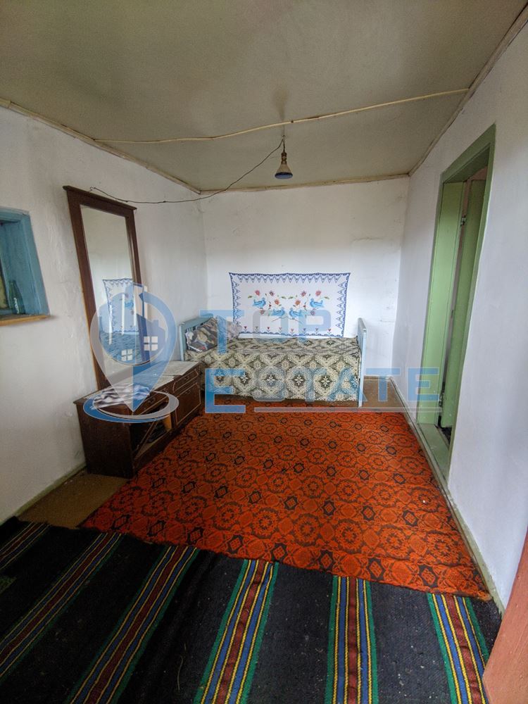 Двуетажна къща с голям двор в село Мусина - 0