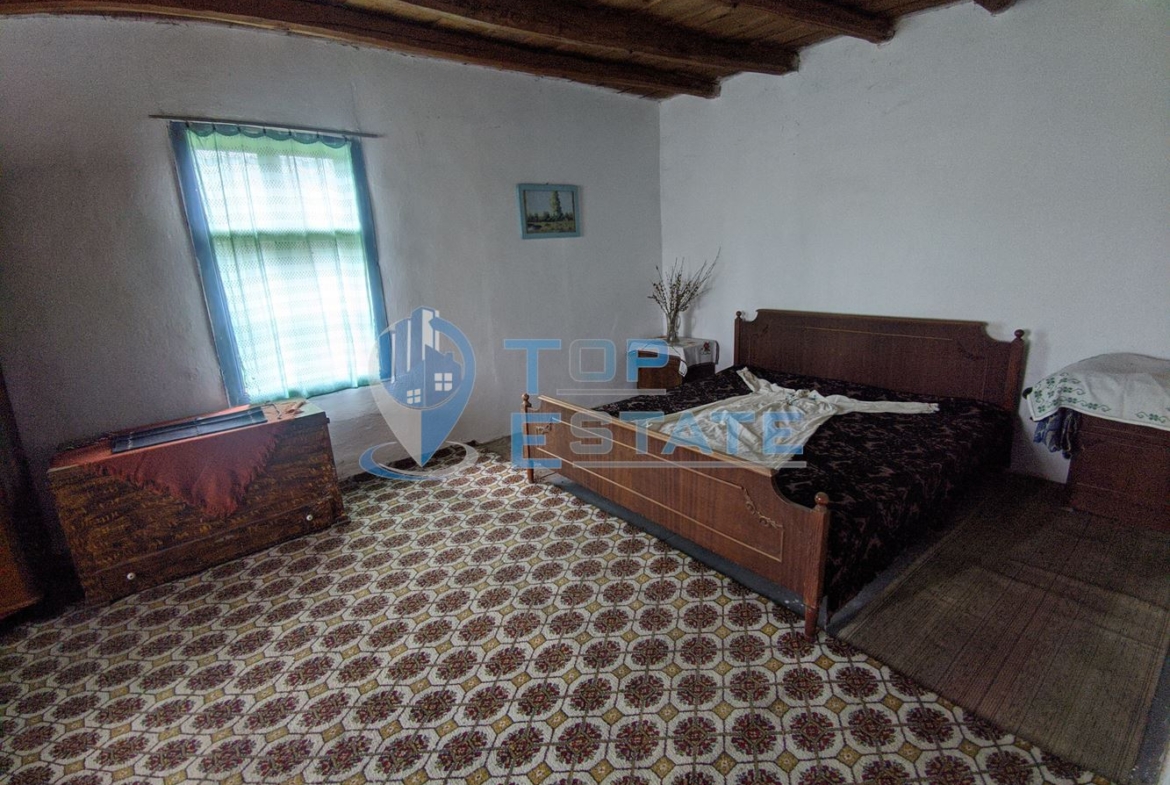 Двуетажна къща с голям двор в село Мусина - 0