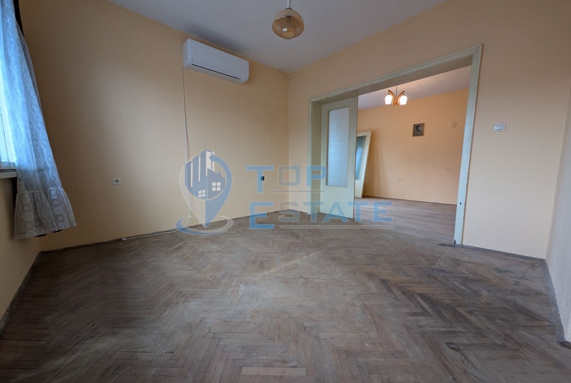 Многостаен тухлен апартамент в центъра на град Горна Оряховица - 0