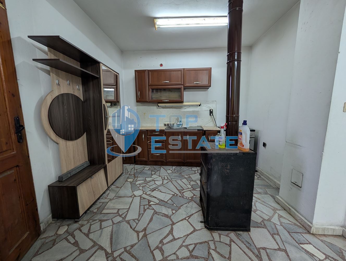 Едноетажна монолитна къща в центъра на град Златарица - 0