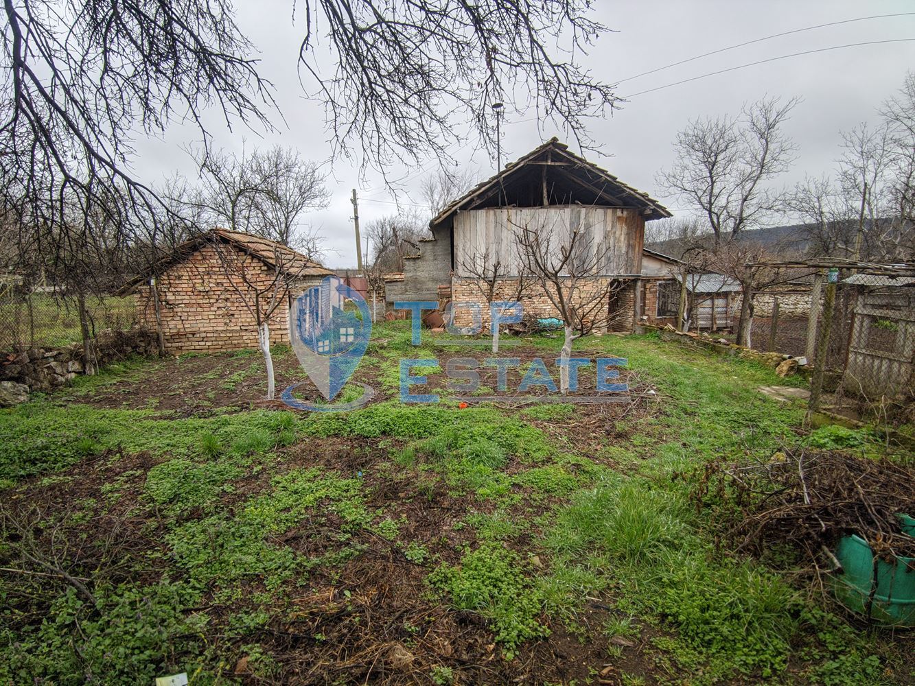 Двуетажна къща с голям двор в село Мусина - 0