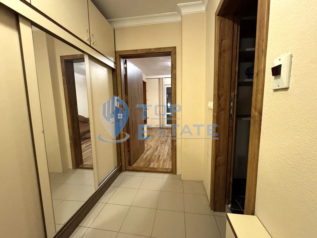 Ремонтиран газифициран мезонет с две спални в квартал Колю Фичето, град Велико Търново - 0