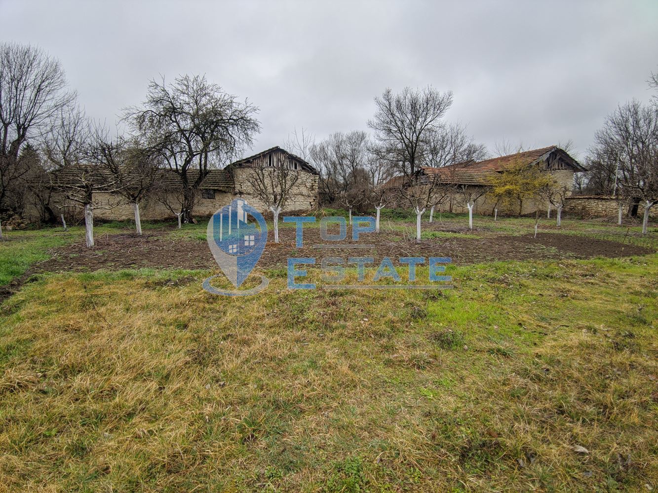 Двуетажна къща с голям двор в село Мусина - 0