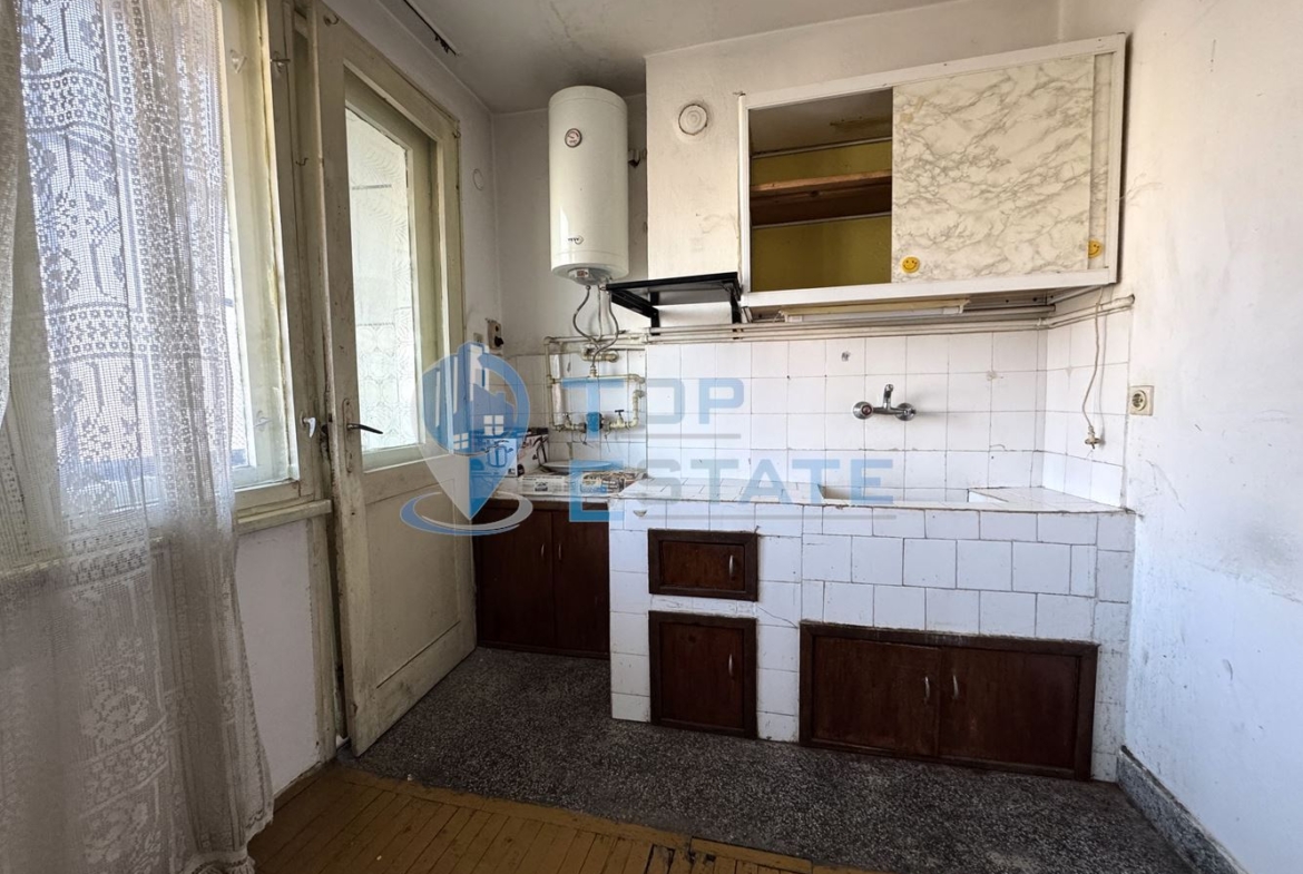 Двустаен тухлен апартамент в центъра на град Велико Търново - 0