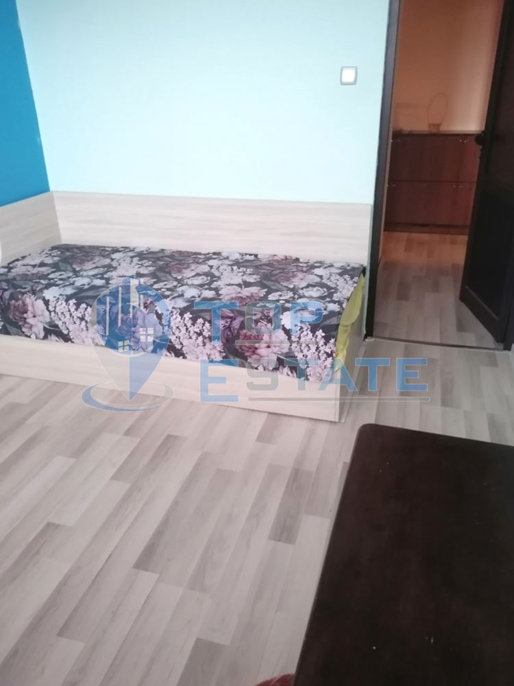 Тристаен, обзаведен апартамент в центъра на град Велико Търново - 0