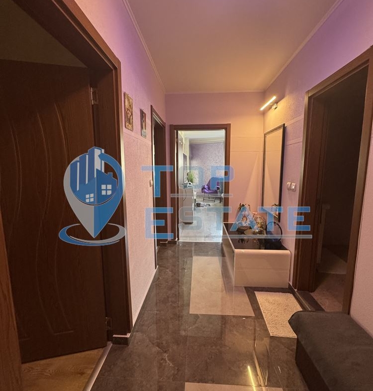 Тристаен, ремонтиран, обзаведен апатамент с две спални в центъра на град Велико Търново - 0