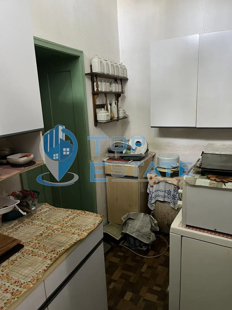 Тухлена къща с кладенец и голям двор в село Драганово, област Велико Търново - 0