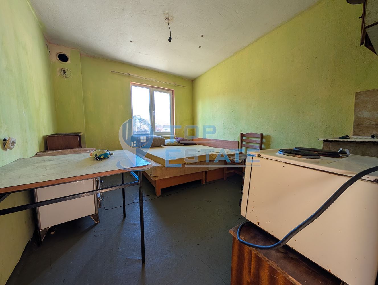 Двуетажна масивна къща с панорама в центъра на град Плачковци-0 Двуетажна масивна къща с панорама в центъра на град Плачковци - 0