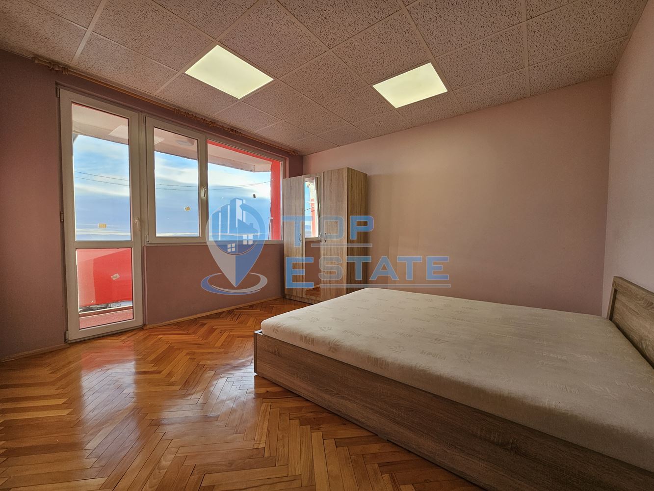 Обзаведен тристаен тухлен апартамент в град Горна Оряховица, област Велико Търново - 0