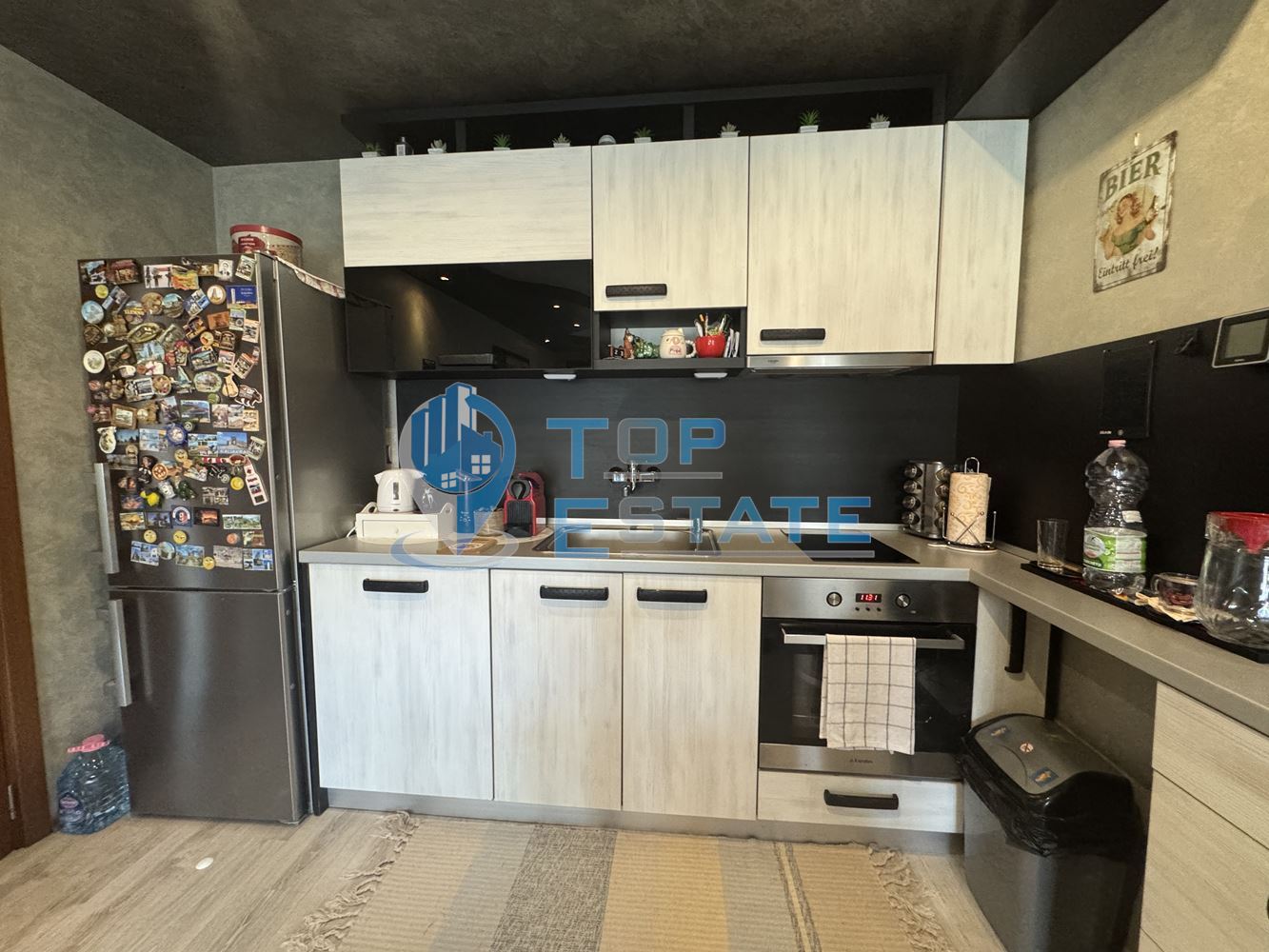 Тристаен, ремонтиран, обзаведен апатамент с две спални в центъра на град Велико Търново-0 Тристаен, ремонтиран, обзаведен апатамент с две спални в центъра на град Велико Търново - 0