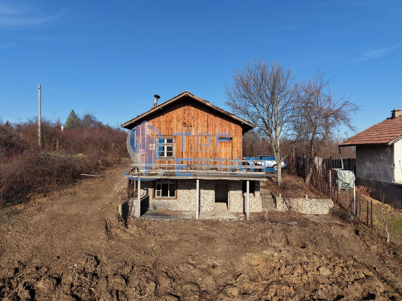 Двуетажна вила с панорамна гледка във вилната зона на град Бяла Черква-0 Двуетажна вила с панорамна гледка във вилната зона на град Бяла Черква - 0