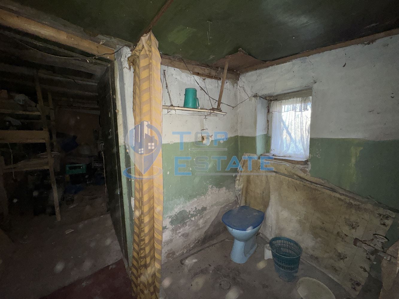 Тухлена къща с кладенец в село Михалци, област Велико Търново - 0