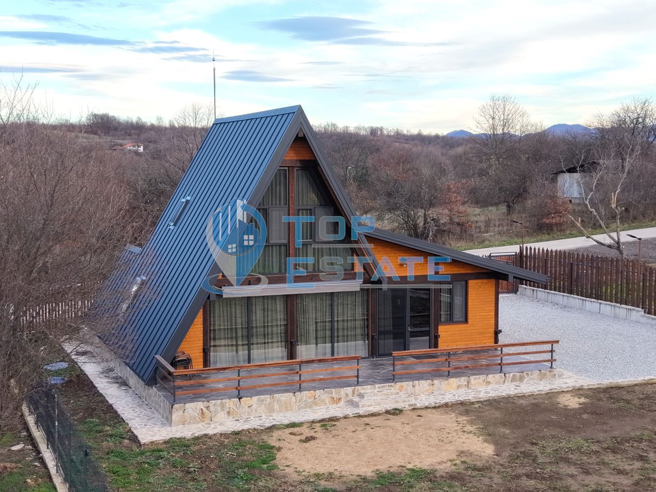 Новопостроена къща с четири спални и панорама в Еленския Балкан - 0