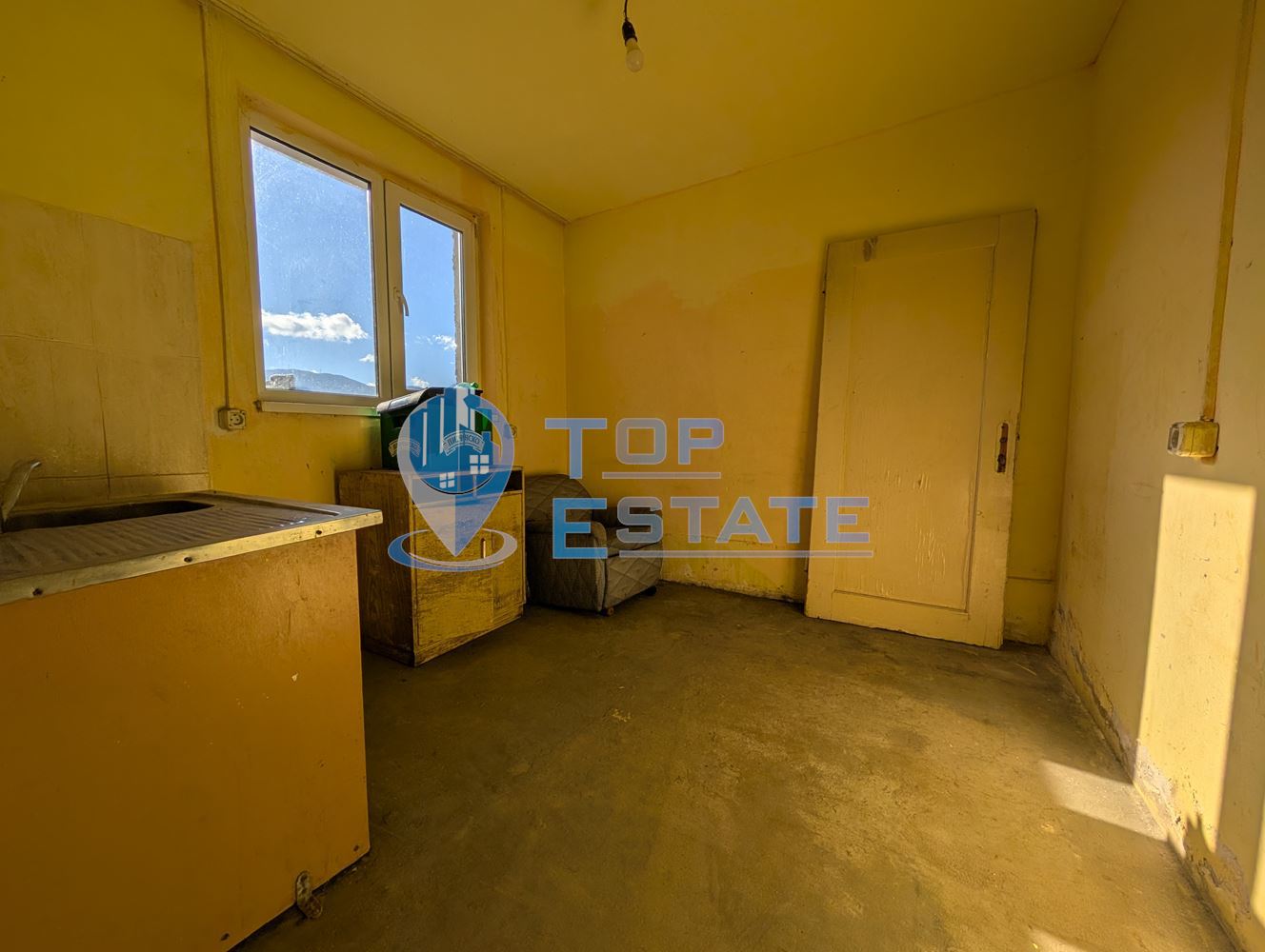 Двуетажна масивна къща с панорама в центъра на град Плачковци-0 Двуетажна масивна къща с панорама в центъра на град Плачковци - 0