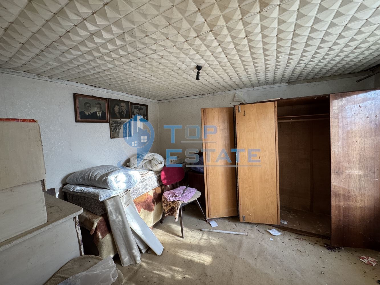 Тухлена къща с кладенец в село Михалци, област Велико Търново - 0