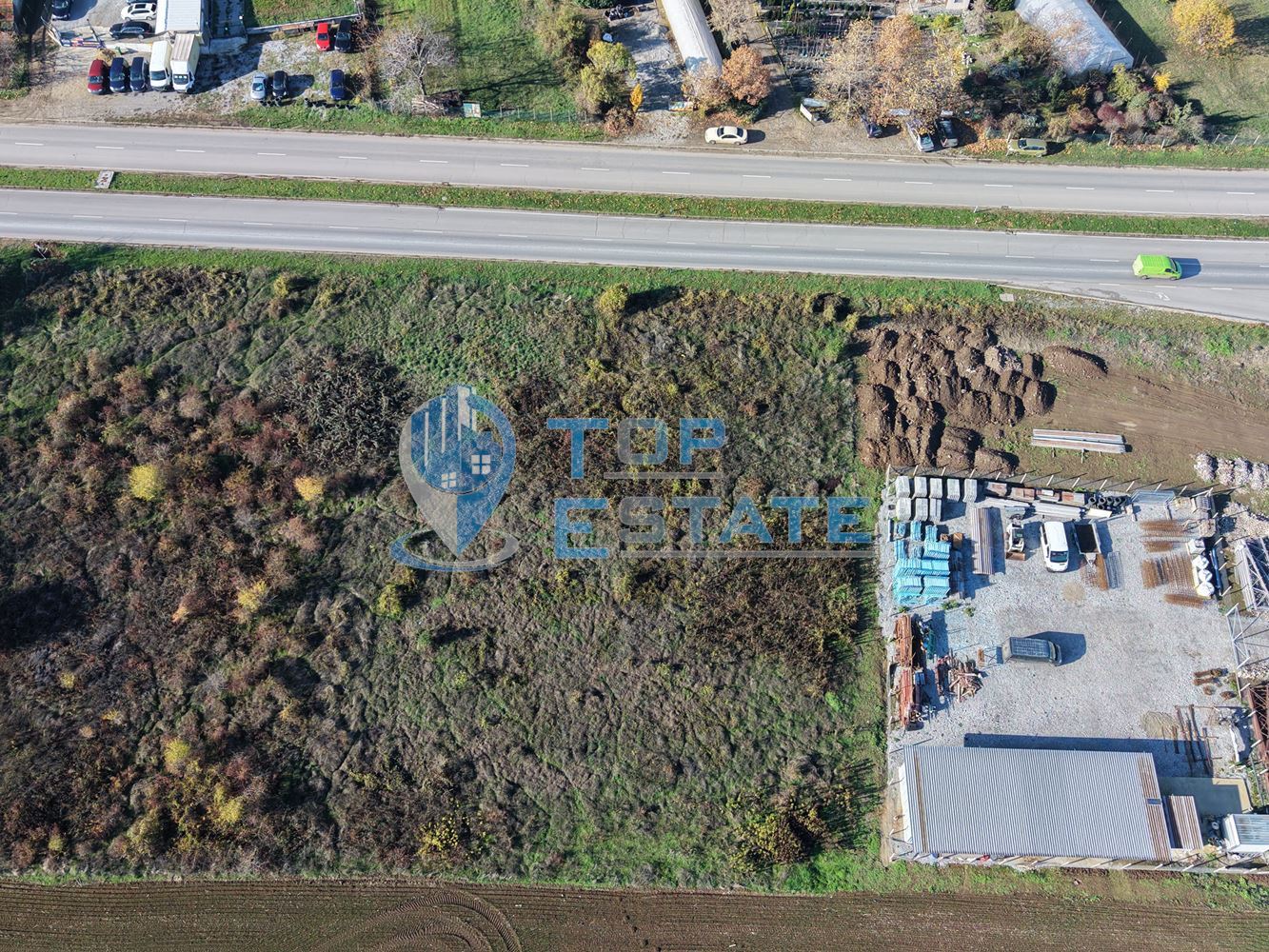 Урегулиран парцел за промишлено строителство в град Лясковец до главен път София - Варна - 0