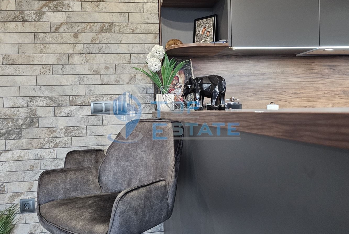 Новопостроена къща с четири спални и панорама в Еленския Балкан - 0