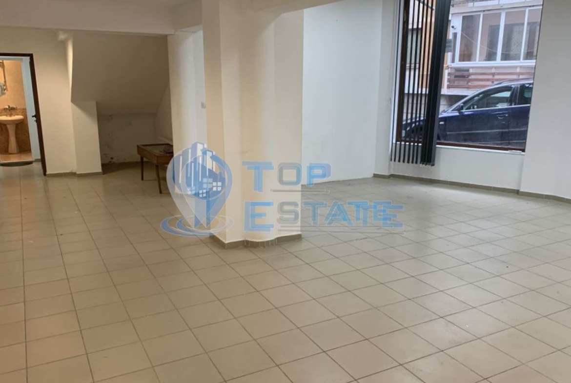 Търговско помещение в централната част на град Велико Търново. - 0