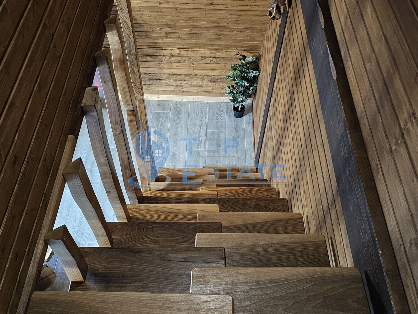 Новопостроена къща с четири спални и панорама в Еленския Балкан - 0