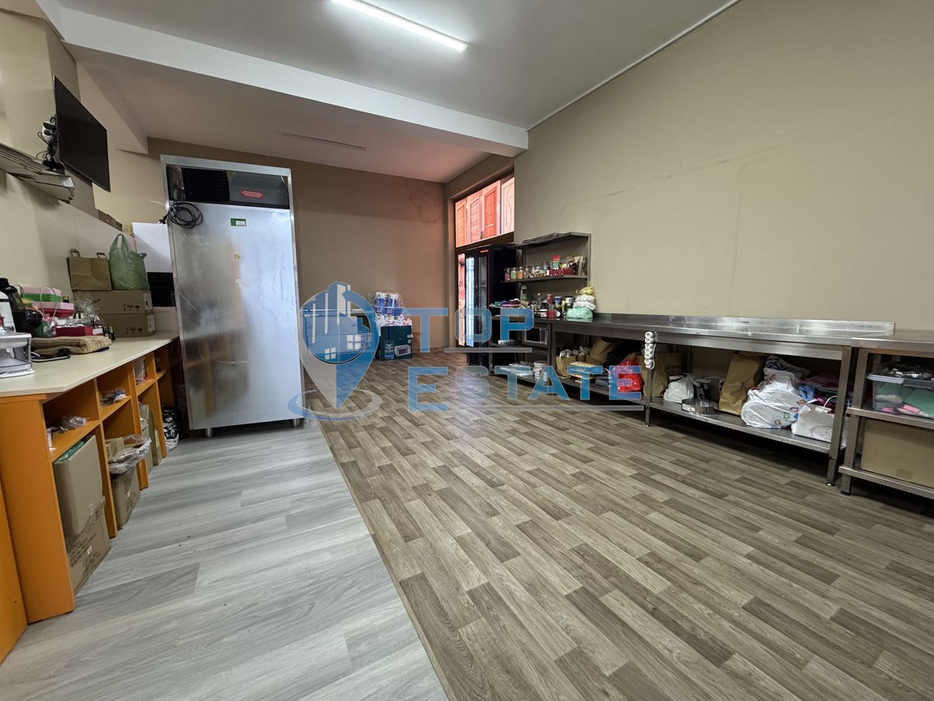 Търговско помещение, подходящо за мезонет в квартал Бузлуджа, град Велико Търново - 0