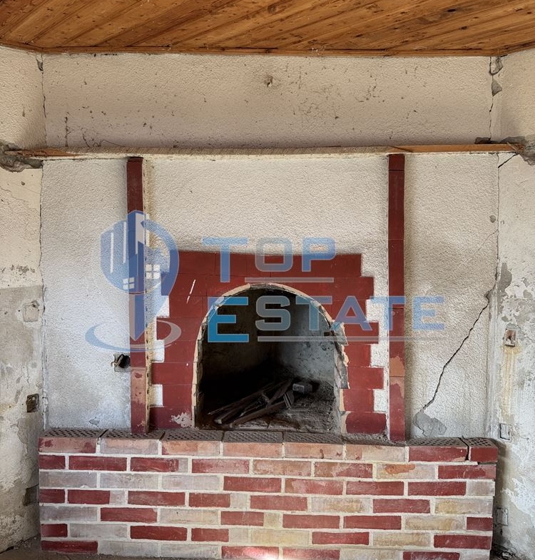 Двуетажна вила с панорамна гледка във вилната зона на град Бяла Черква - 0