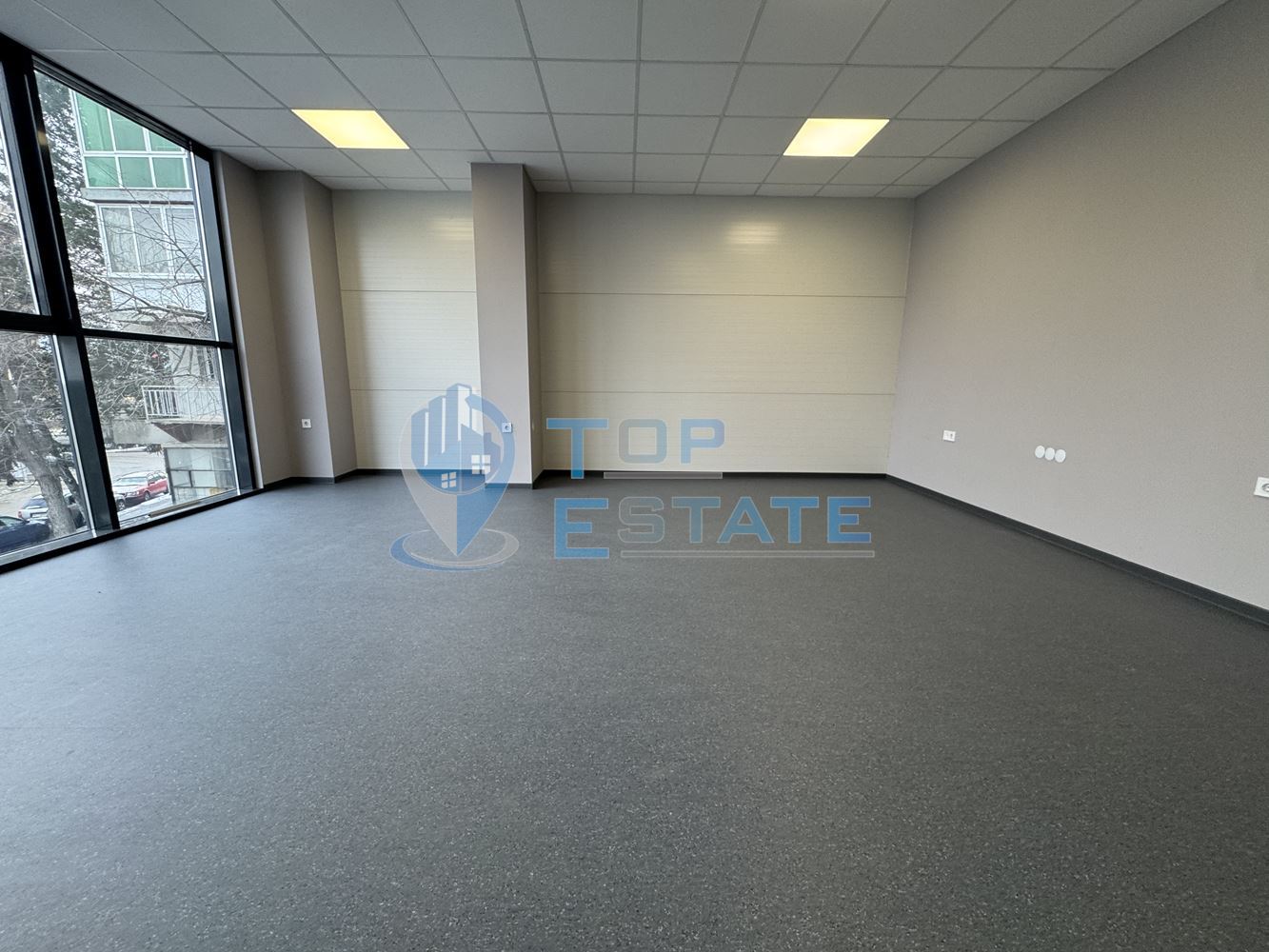 Ремонтиран етаж с офис помещения или отделен офис в центъра на град Велико Търново - 0