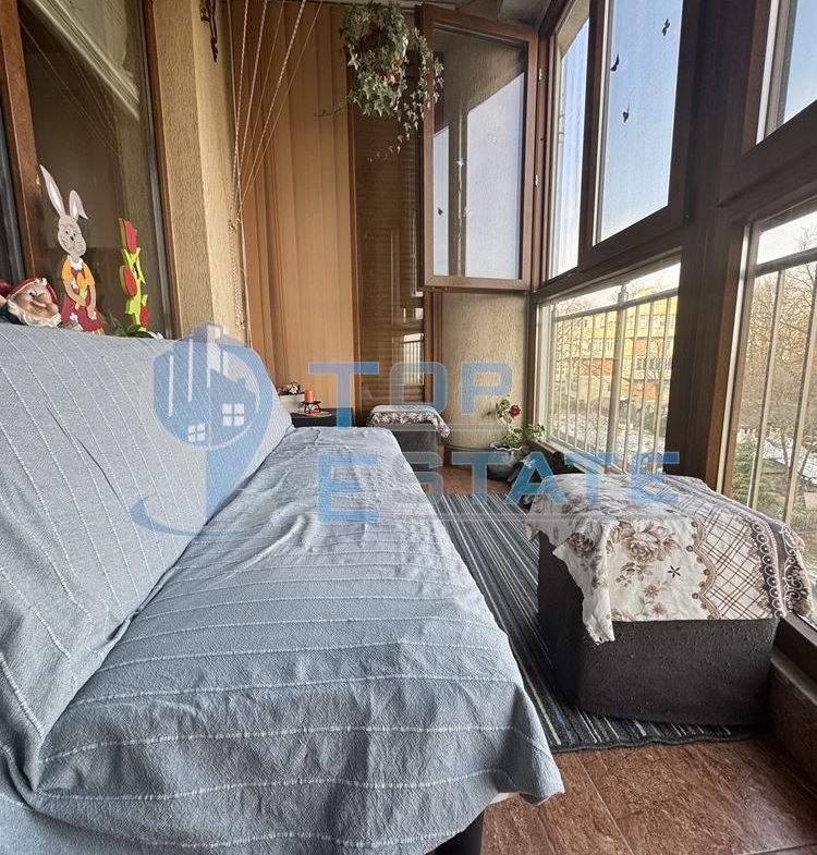 Тристаен, ремонтиран, обзаведен апатамент с две спални в центъра на град Велико Търново - 0