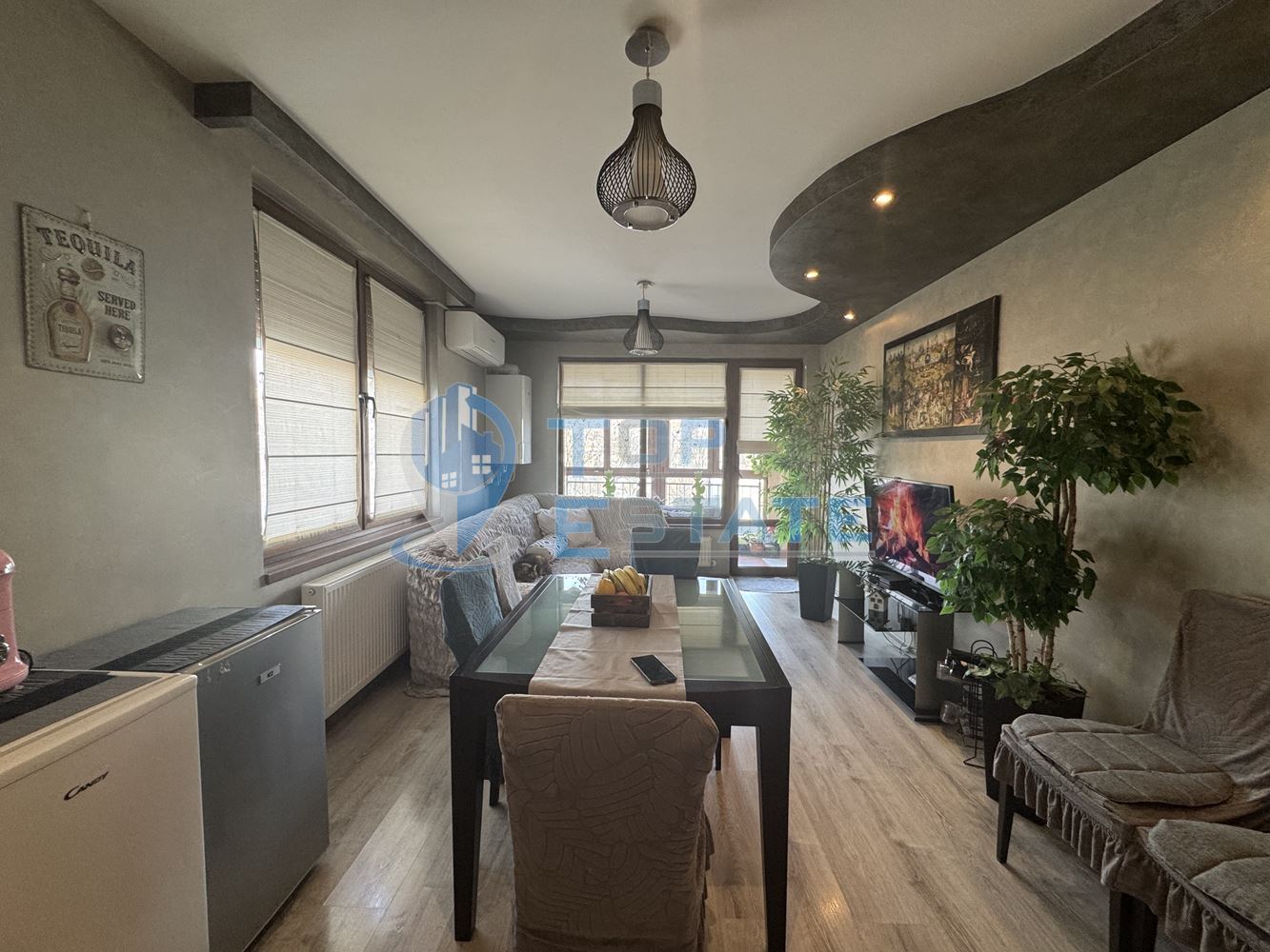 Тристаен, ремонтиран, обзаведен апатамент с две спални в центъра на град Велико Търново-0 Тристаен, ремонтиран, обзаведен апатамент с две спални в центъра на град Велико Търново - 0