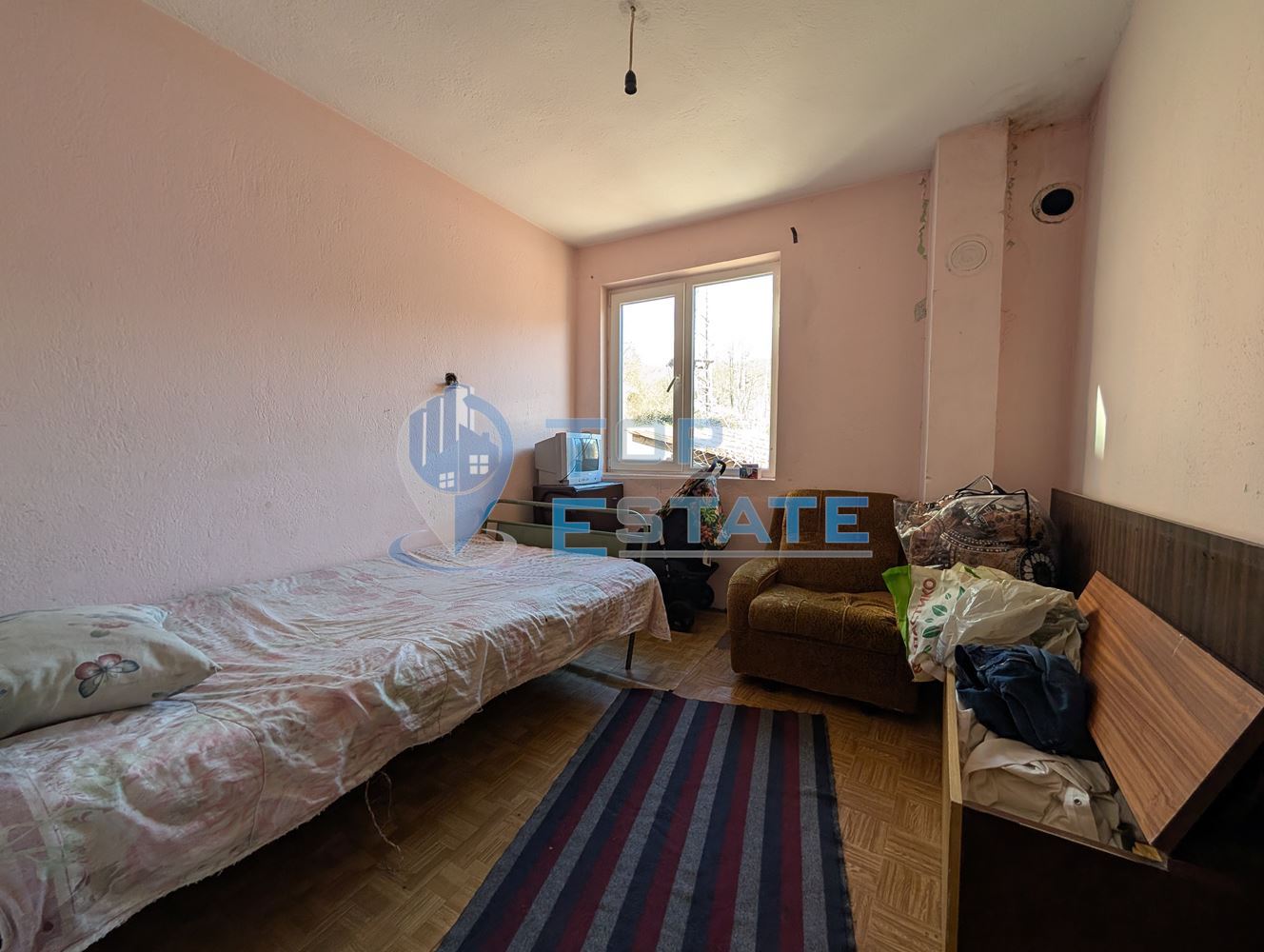 Двуетажна масивна къща с панорама в центъра на град Плачковци-0 Двуетажна масивна къща с панорама в центъра на град Плачковци - 0