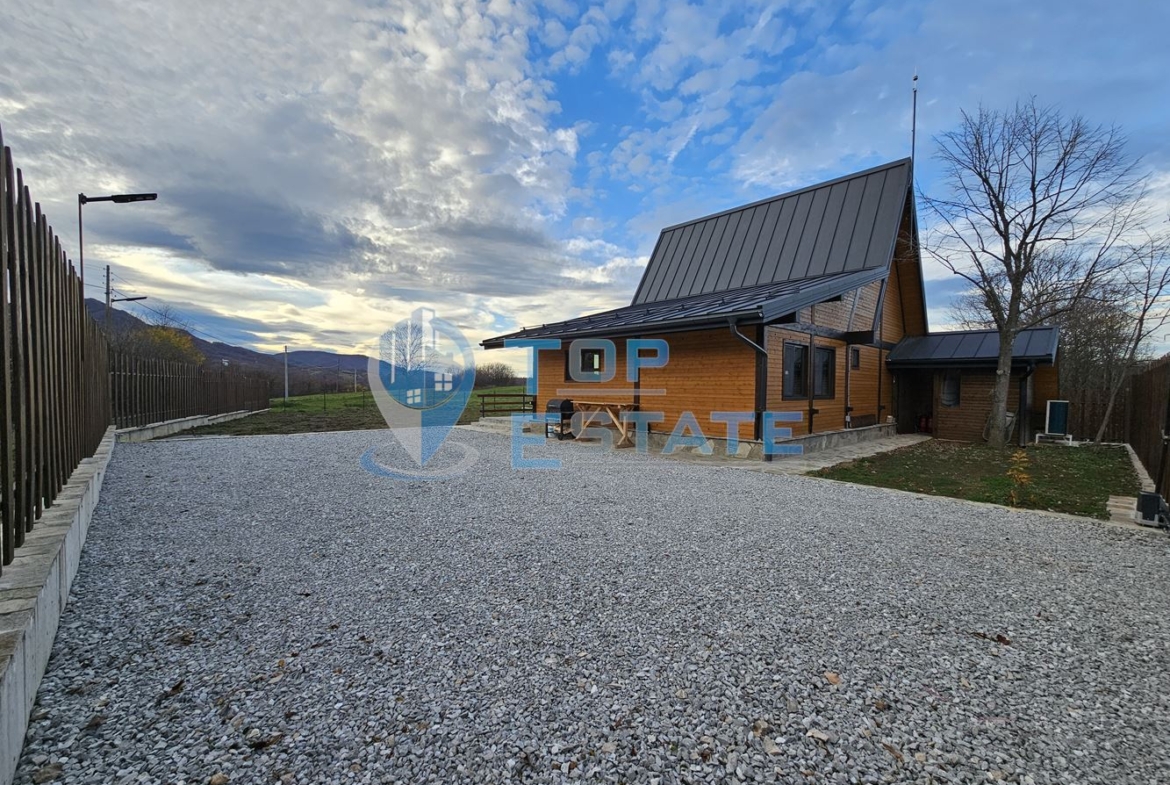 Новопостроена къща с четири спални и панорама в Еленския Балкан - 0