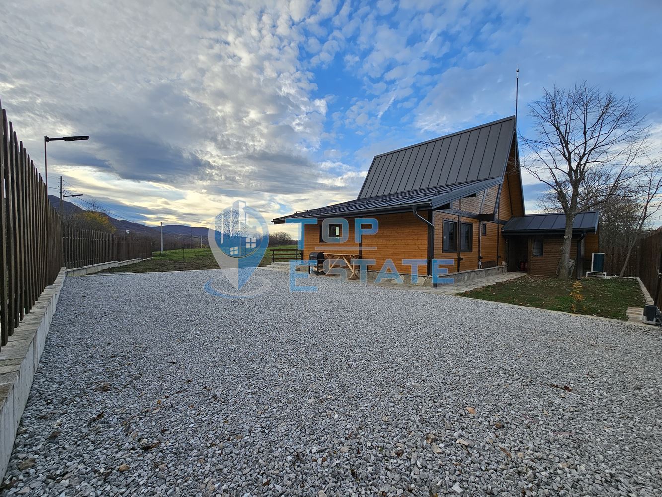 Новопостроена къща с четири спални и панорама в Еленския Балкан - 0