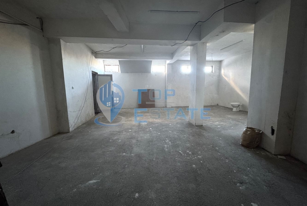 Търговско помещение, подходящо за мезонет в квартал Бузлуджа, град Велико Търново - 0