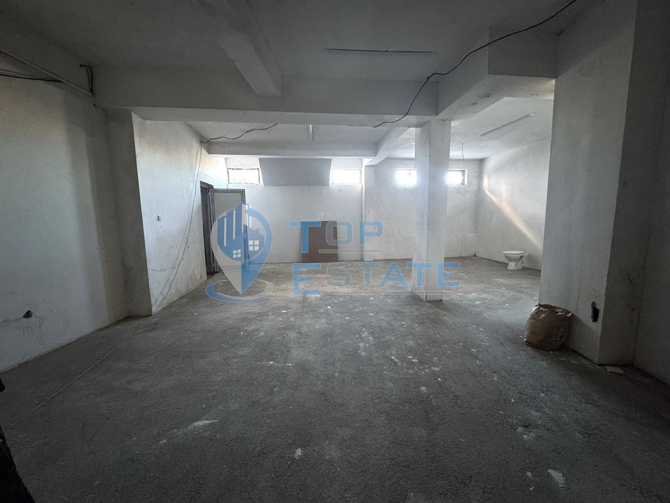 Търговско помещение, подходящо за мезонет в квартал Бузлуджа, град Велико Търново - 0