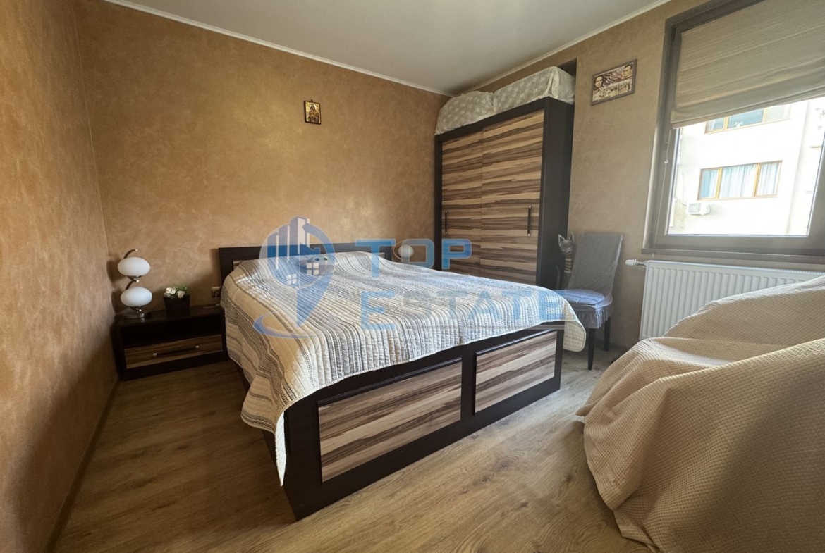 Тристаен, ремонтиран, обзаведен апатамент с две спални в центъра на град Велико Търново - 0