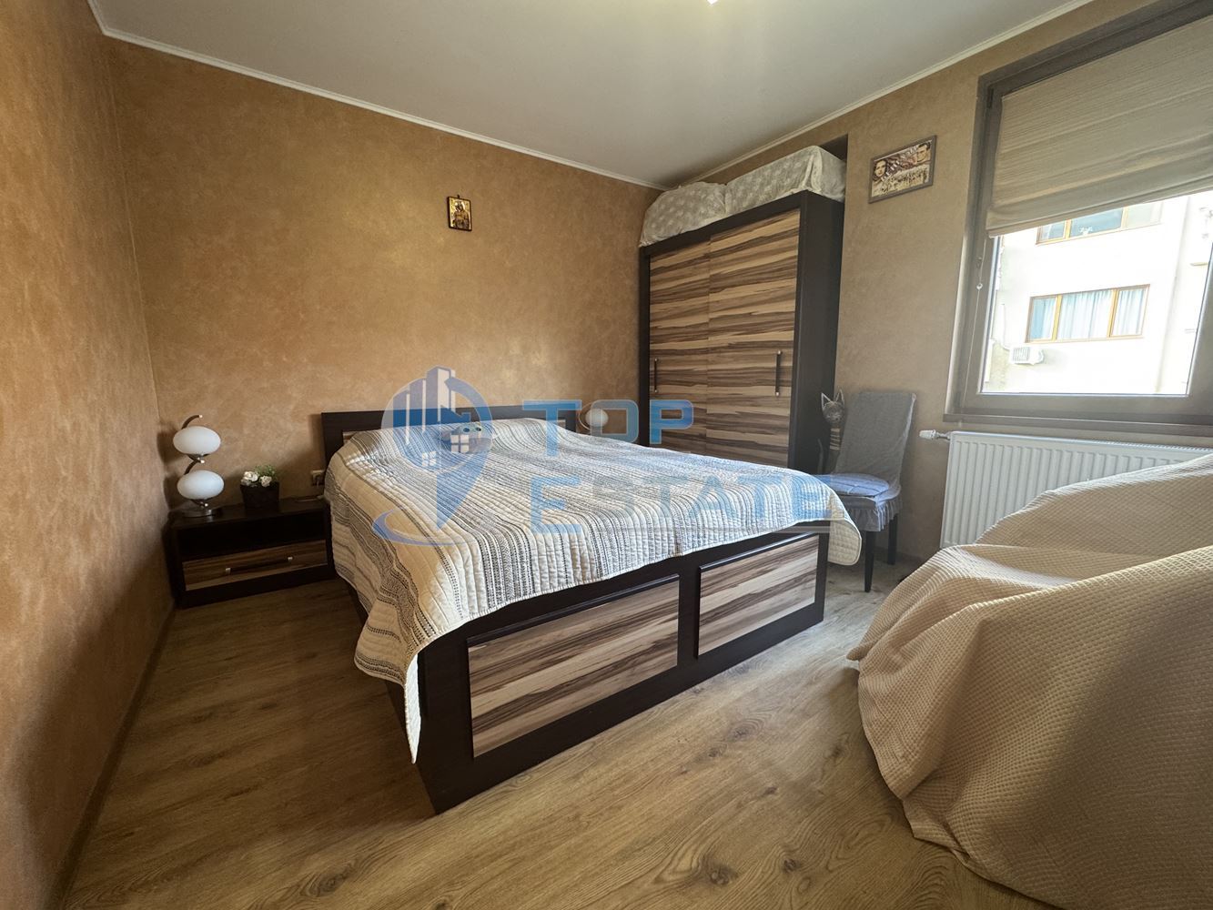 Тристаен, ремонтиран, обзаведен апатамент с две спални в центъра на град Велико Търново-0 Тристаен, ремонтиран, обзаведен апатамент с две спални в центъра на град Велико Търново - 0