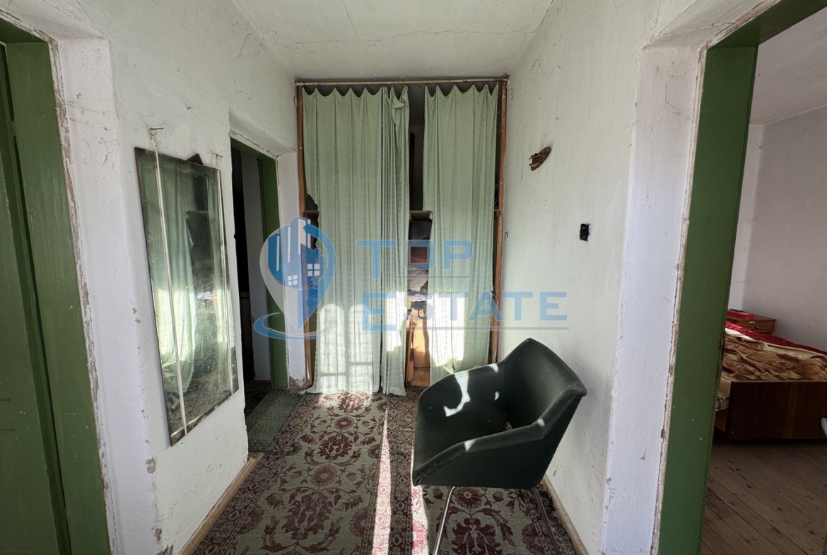 Тухлена къща с кладенец в село Михалци, област Велико Търново - 0