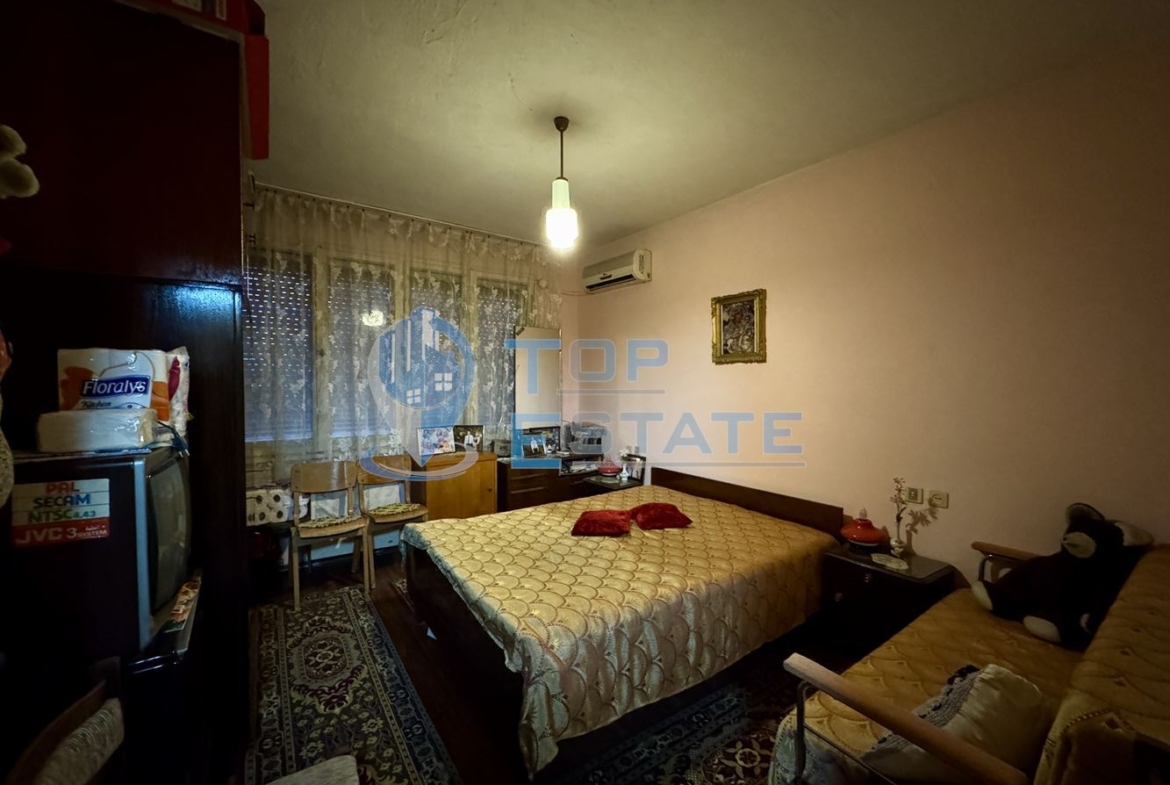 Многостаен тухлен апартамент с таванско помещение в град Горна Оряховица. - 0