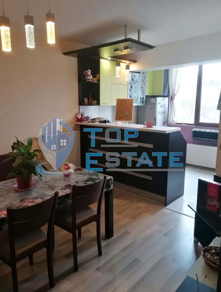 Тристаен, обзаведен апартамент в центъра на град Велико Търново - 0