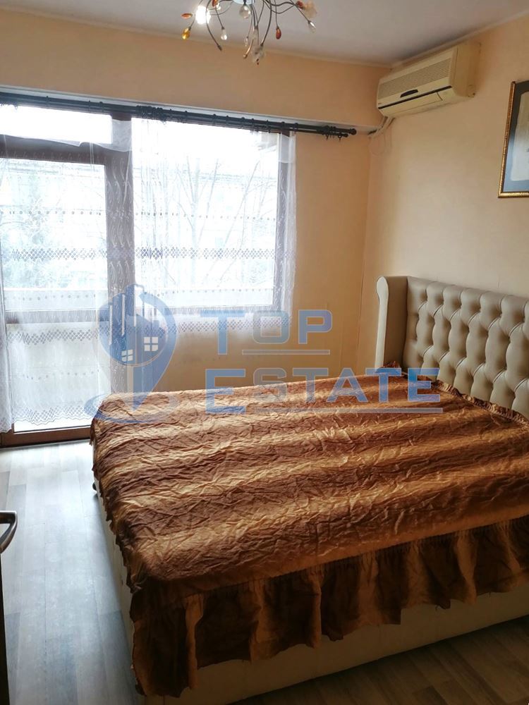 Тристаен, обзаведен апартамент в центъра на град Велико Търново - 0