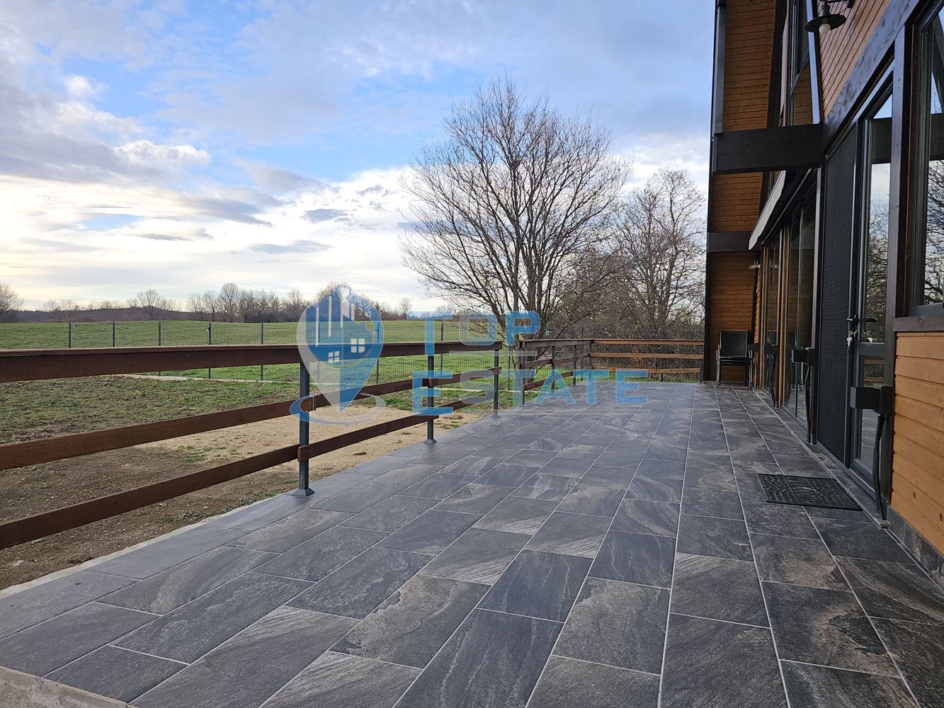 Новопостроена къща с четири спални и панорама в Еленския Балкан - 0