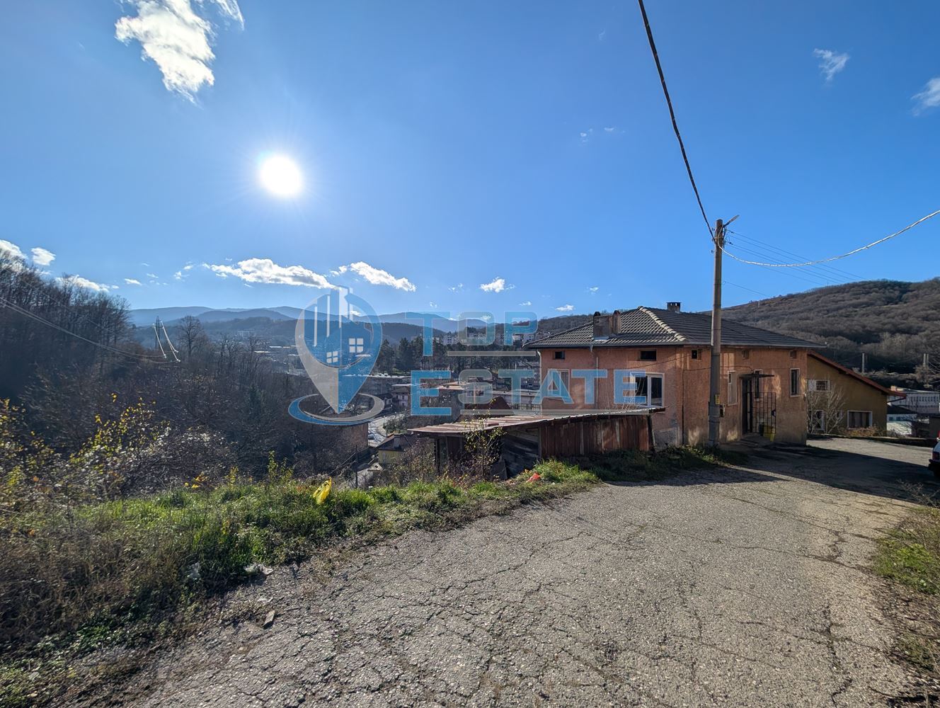 Двуетажна масивна къща с панорама в центъра на град Плачковци-0 Двуетажна масивна къща с панорама в центъра на град Плачковци - 0