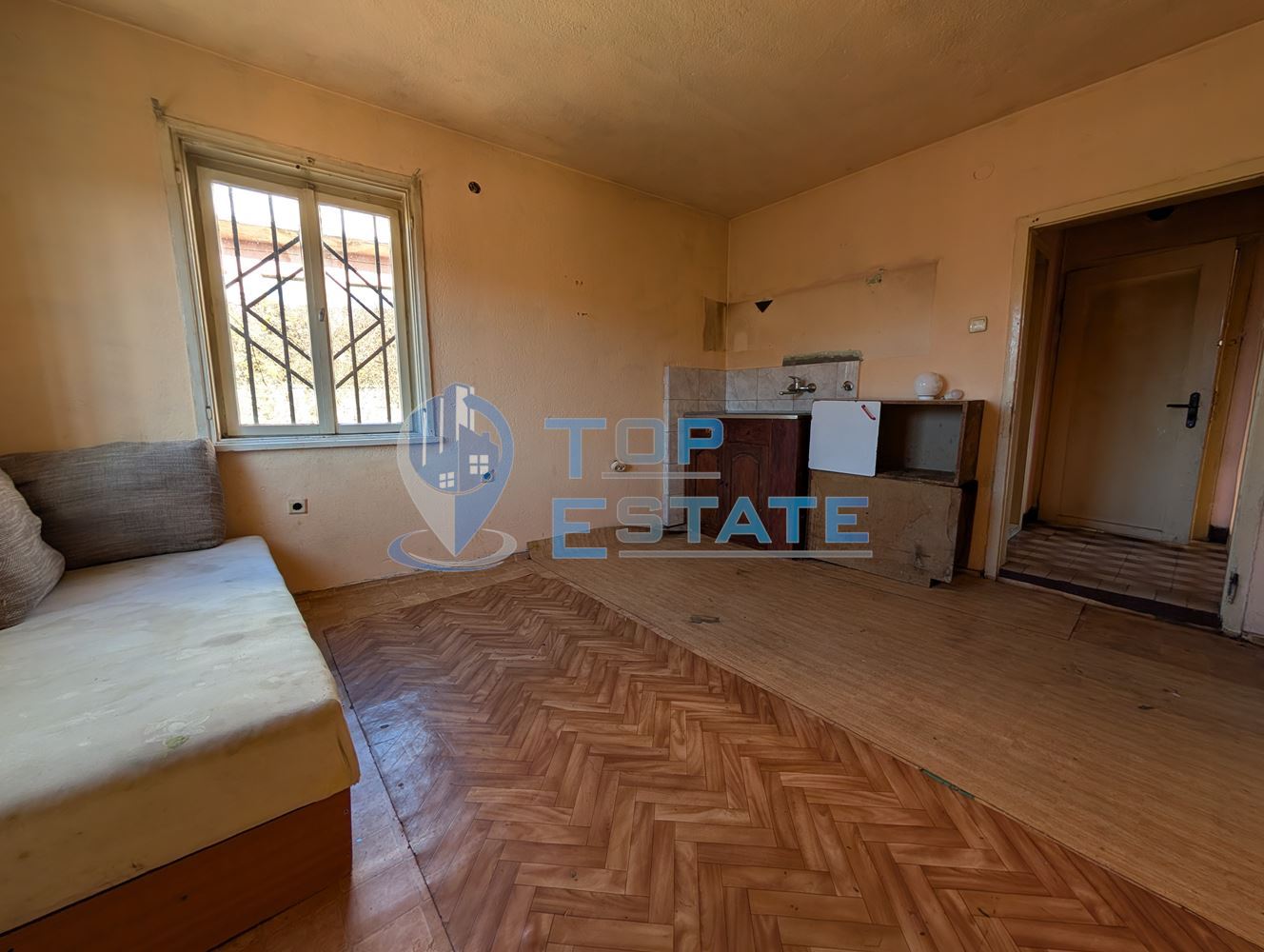 Двуетажна масивна къща с панорама в центъра на град Плачковци-0 Двуетажна масивна къща с панорама в центъра на град Плачковци - 0