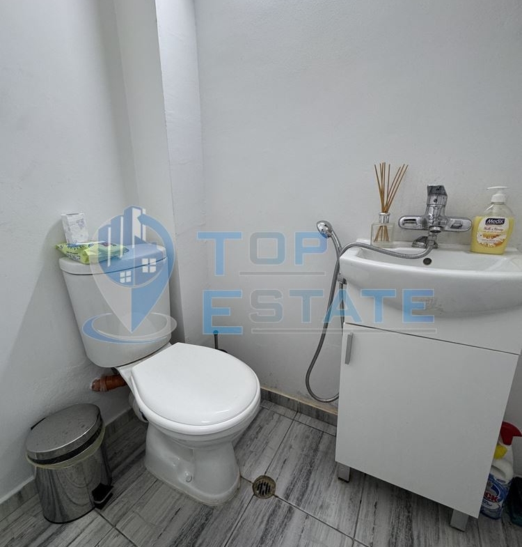 Търговско помещение, подходящо за мезонет в квартал Бузлуджа, град Велико Търново - 0