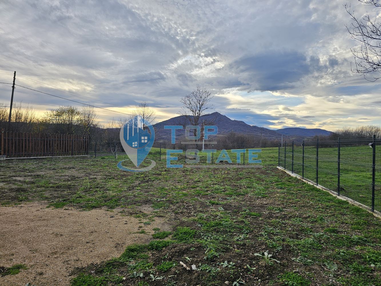 Новопостроена къща с четири спални и панорама в Еленския Балкан - 0