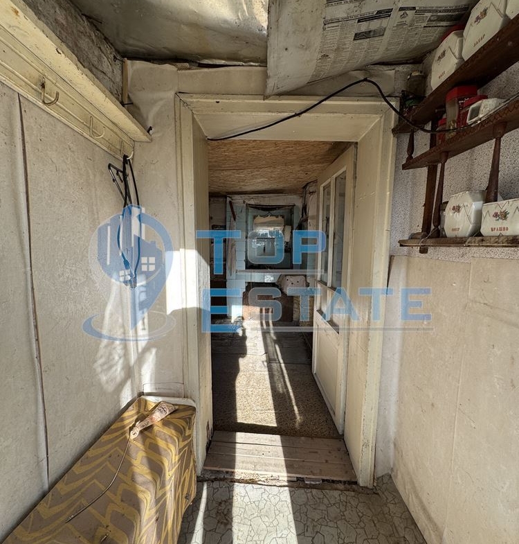 Тухлена къща с кладенец в село Михалци, област Велико Търново - 0