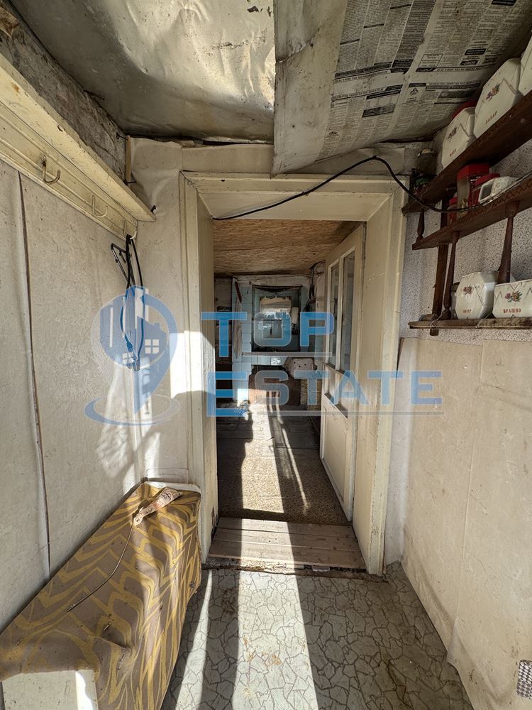 Тухлена къща с кладенец в село Михалци, област Велико Търново - 0