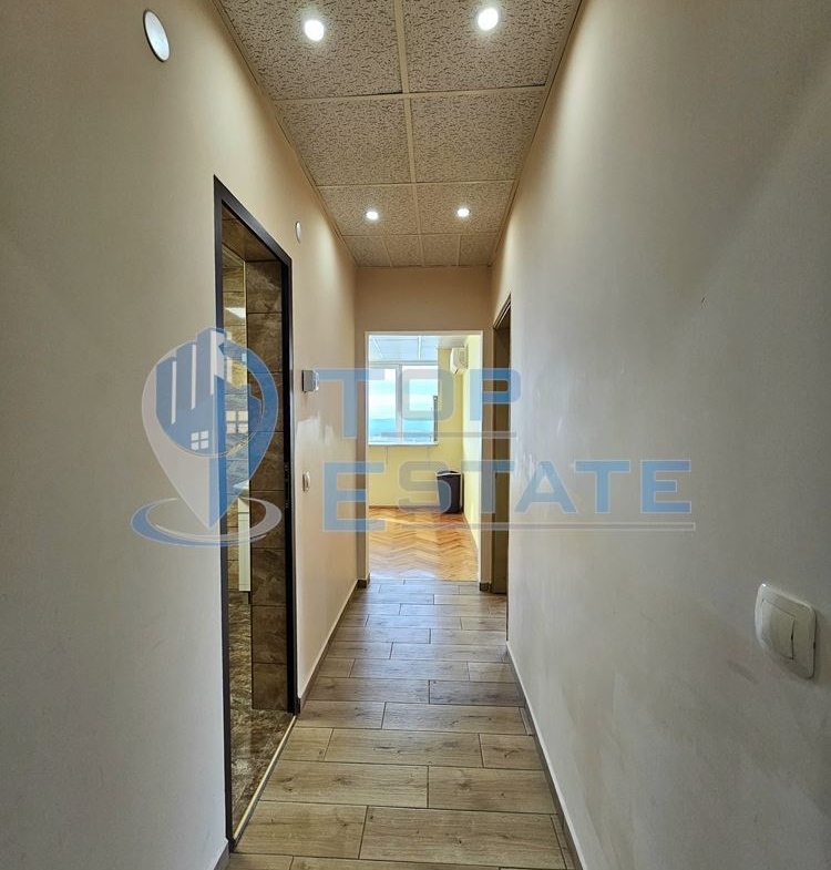 Обзаведен тристаен тухлен апартамент в град Горна Оряховица, област Велико Търново - 0